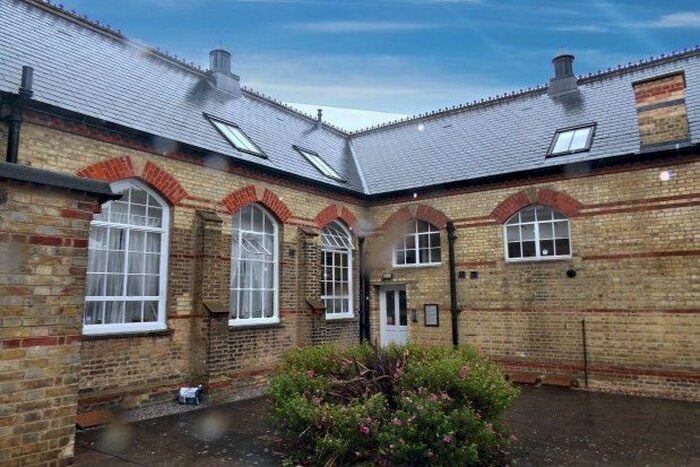 1 Bedroom Flat To Rent In Claremont Court, Biggleswade, SG18