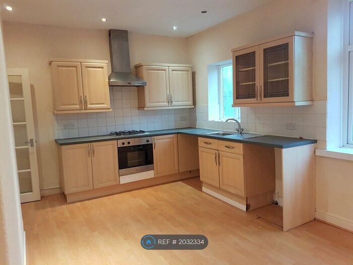 1 Bedroom Flat To Rent In Bradford Road Shipley, Shipley, BD18