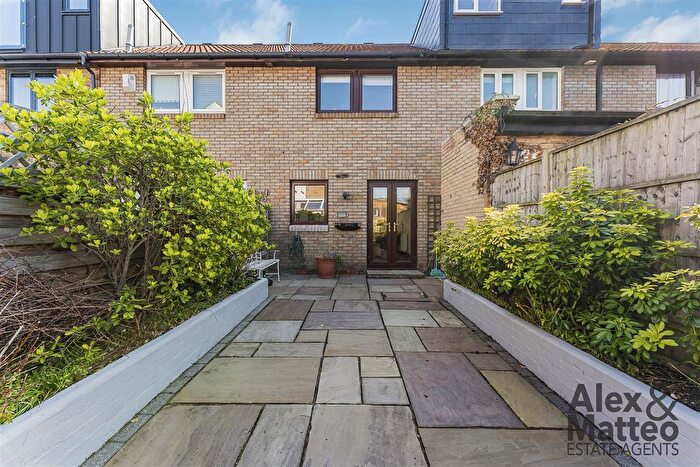 2 Bedroom Property For Sale In Strathnairn Street, Bermondsey, SE1