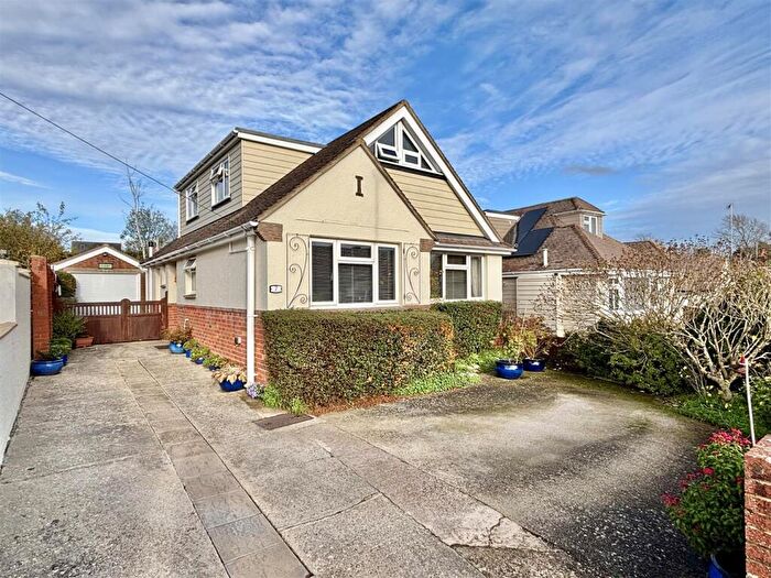 3 Bedroom Detached House For Sale In Pinewood Road, Upton, BH16