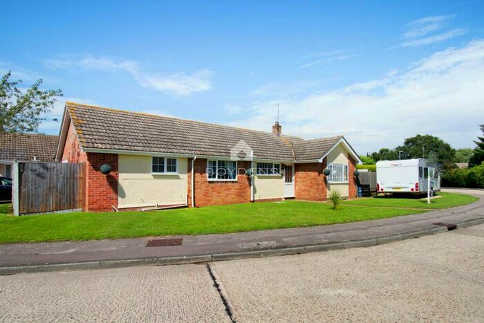4 Bedroom Detached Bungalow For Sale In Meadow Close, Colchester, CO7