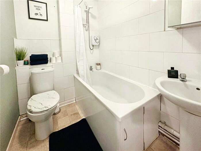 1 Bedroom Apartment For Sale In Arragon Court, Waterlooville, Hampshire, PO7