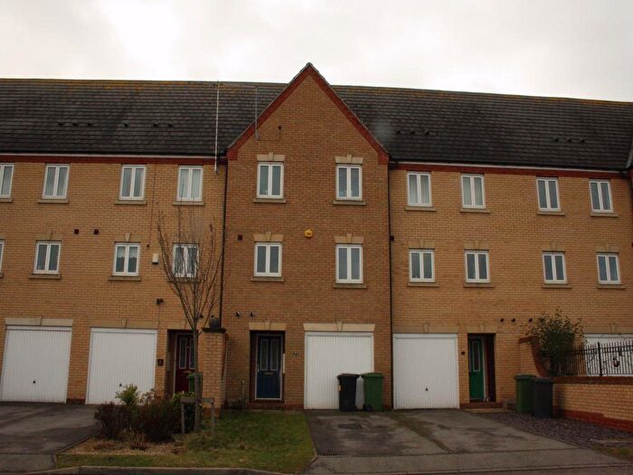 4 Bedroom Terraced House To Rent In Brook View, Grange Park, Northampton, NN4