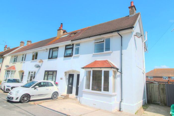 3 Bedroom Semi-Detached House To Rent In Victoria Road, Polegate, BN26
