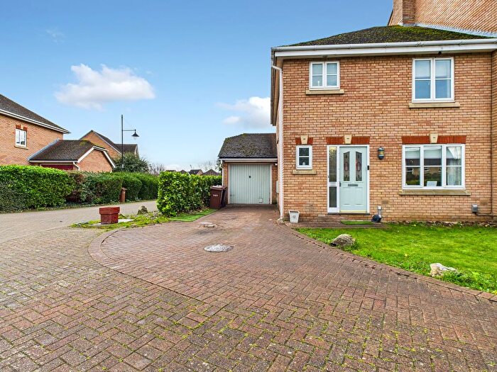 3 Bedroom End Of Terrace House For Sale In Willowherb Close, St. Marys Island, Chatham, ME4