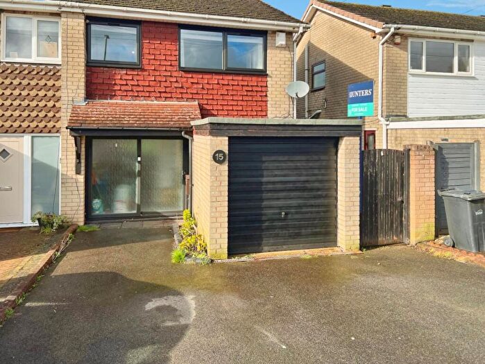 3 Bedroom Semi Detached House For Sale In Thornleigh, Lower Gornal, DY3