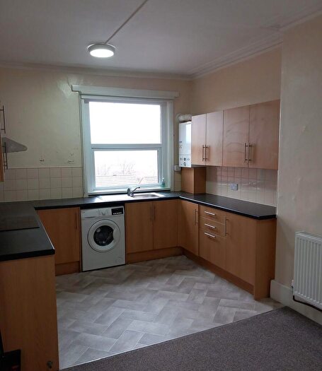 2 Bedroom Flat To Rent In Flat B, Blenheim Square, Leeds ., LS2