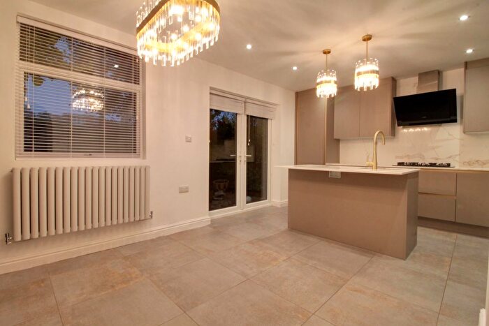 3 Bedroom Semi-Detached House To Rent In Bridle Lane, Sutton Coldfield, B74