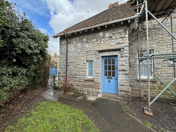 2 Bedroom Semi-Detached House To Rent In Brutasche Terrace, Street, Somerset, BA16