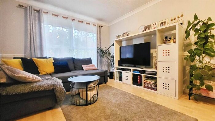 1 Bedroom Flat To Rent In Northcott, Bracknell, RG12