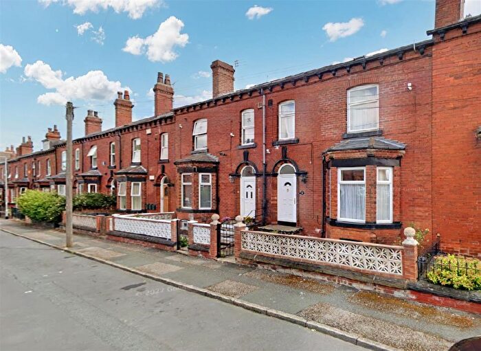 1 Bedroom Flat To Rent In Edinburgh Road, Armley, Leeds, West Yorkshire, LS12