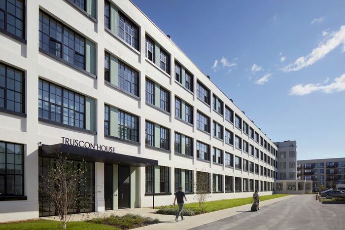 2 Bedroom Flat To Rent In Carnation Gardens, Hayes, UB3