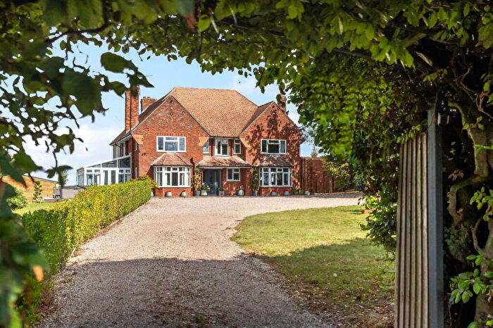 5 Bedroom Detached House For Sale In Lower Farm House, Throcking, Buntingford, SG9