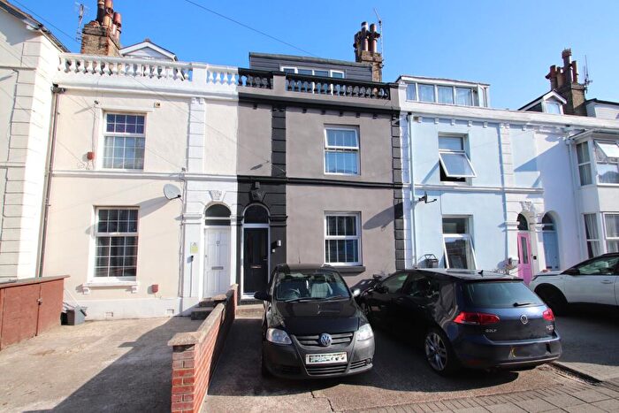 4 Bedroom Terraced House For Sale In Beach Road, Southsea, City Of Portsmouth, PO5