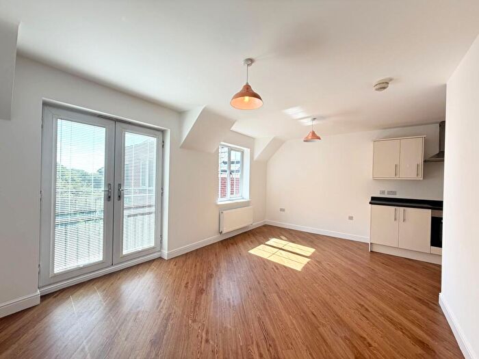 2 Bedroom Flat To Rent In Clementine Drive, Mapperley, NG3