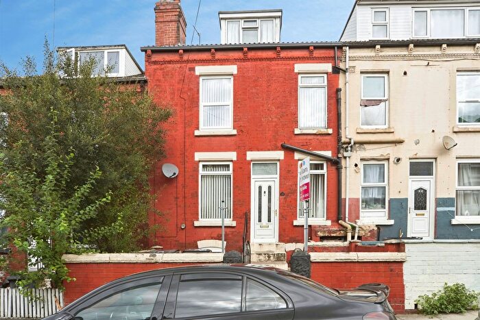 2 Bedroom Terraced House For Sale In Banstead Street East, Leeds, LS8