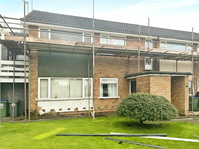 2 Bedroom Flat To Rent In Tudor Court, Tipton, West Midlands, DY4