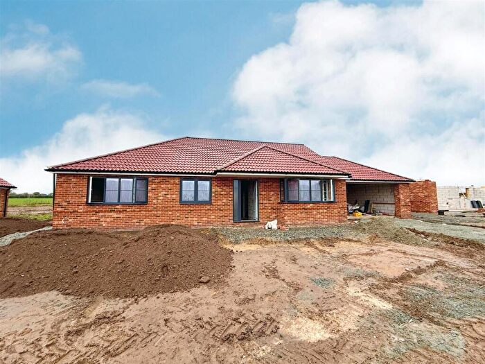 3 Bedroom Bungalow For Sale In Seago Close, Ludham, NR29