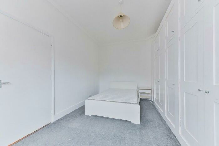 1 Bedroom Flat To Rent In Denmark Hill, London, SE5