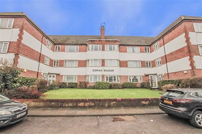 2 Bedroom Flat To Rent In Doran Manor, Great North Road, East Finchley, N2