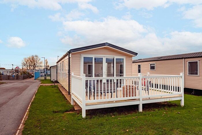 3 Bedroom Park Home For Sale In California Cliffs, Rottenstone Lane, NR29