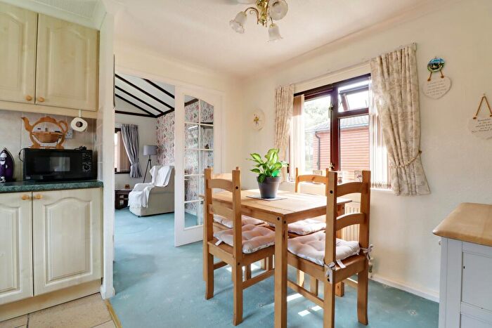 2 Bedroom Detached House For Sale In Willow Lane, Torksey, Lincoln, LN1