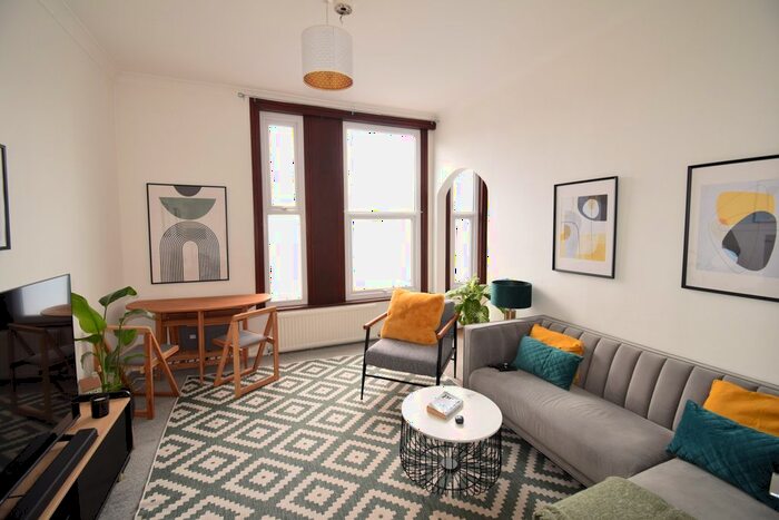 2 Bedroom Flat To Rent In Tulse Hill, London, SW2