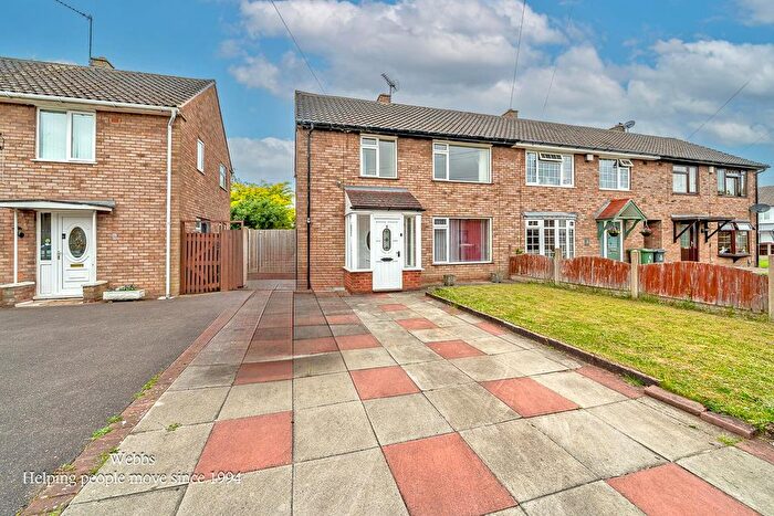 3 Bedroom Semi-Detached House For Sale In Trent Road, Walsall, WS3