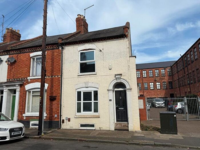2 Bedroom End Of Terrace House To Rent In Hood Street, Northampton, NN1
