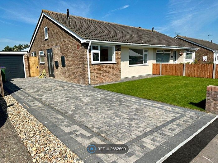 3 Bedroom Bungalow To Rent In Yew Tree Road, St. Marys Bay, Romney Marsh, TN29
