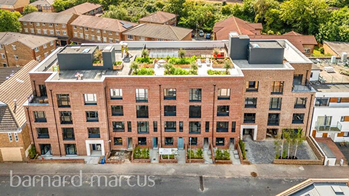 2 Bedroom Flat For Sale In Fallsbrook Road, London, SW16