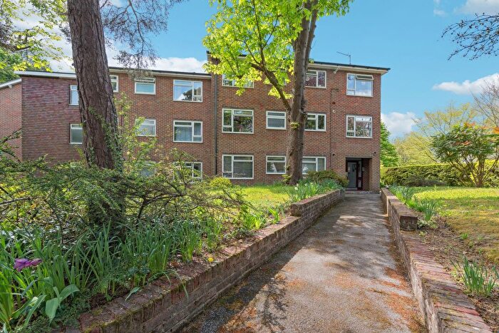 2 Bedroom Flat For Sale In Nightingale Road, Rickmansworth, WD3