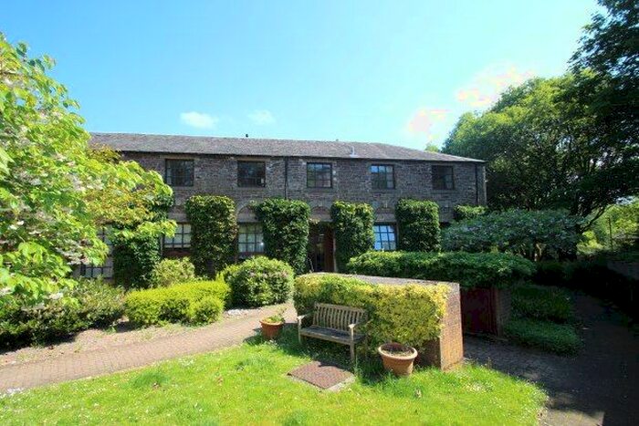 2 Bedroom Flat To Rent In Springbank Gardens, Dunblane, FK15