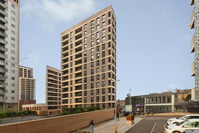 2 Bedroom Flat For Sale In Ilford Hill, Ilford, IG1