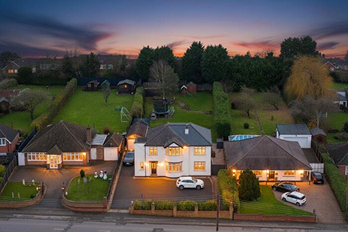 4 Bedroom Detached House For Sale In Hockley Lane, Coventry, CV5