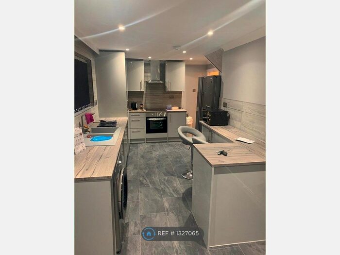 3 Bedroom Terraced House To Rent In Cardigan Close, Bletchley, Milton Keynes MK3