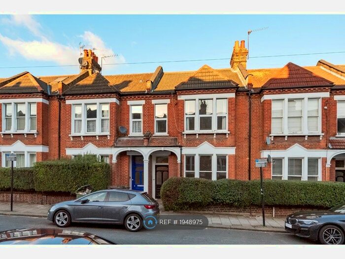 2 Bedroom Flat To Rent In Hazelbourne Road, London, SW12