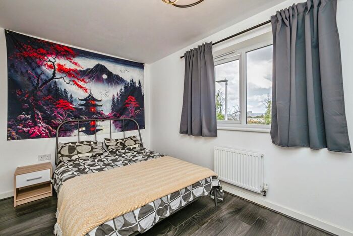 3 Bedroom End Of Terrace House For Sale In Myrtlebury Way, Exeter, Devon, EX1