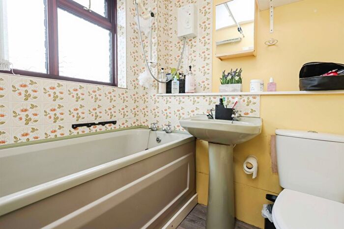 1 Bedroom Flat For Sale In Garratt Close, Oldbury, B68