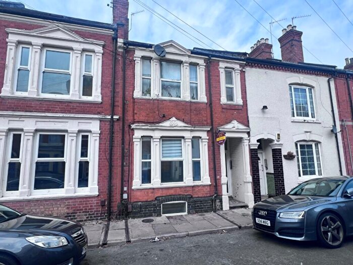 1 Bedroom Flat For Sale In Colwyn Road, The Mounts, Northampton, NN1