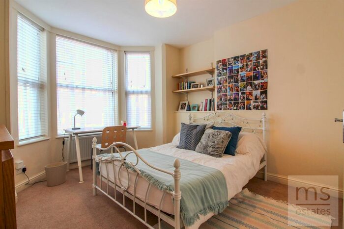 2 Bedroom Flat To Rent In Seely Road, Nottingham, NG7