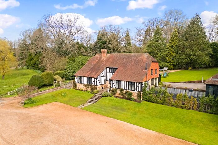 4 Bedroom Detached House For Sale In Hollow Lane, East Grinstead, RH19