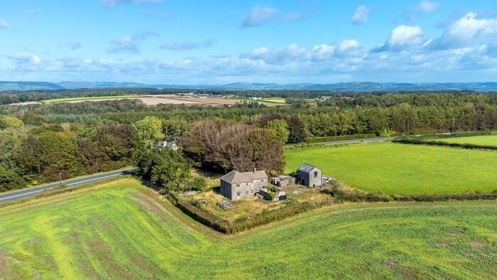 4 Bedroom Detached House For Sale In Tair Onen, Cowbridge CF71