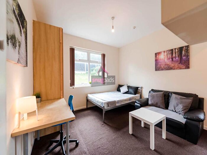 Studio To Rent In Gildabrook Road, Salford, Manchester, M30