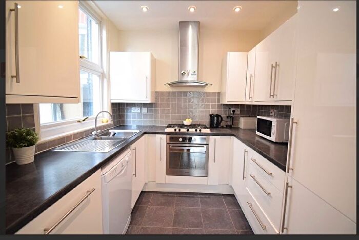 4 Bedroom Terraced House To Rent In Pretoria Road, London, SW16