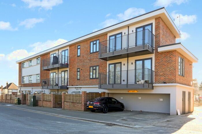 1 Bedroom Flat To Rent In Leggatts Wood Avenue, Watford, WD24