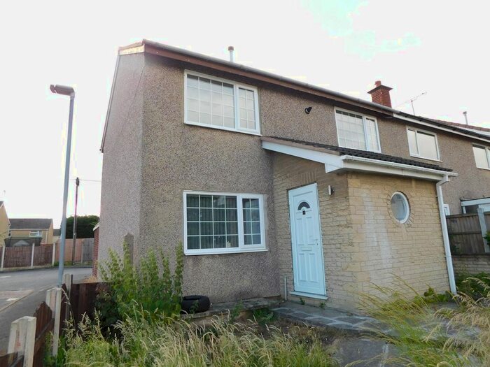 3 Bedroom Semi-Detached House To Rent In Cheviot Court, Carlton-In-Lindrick, Worksop, S81