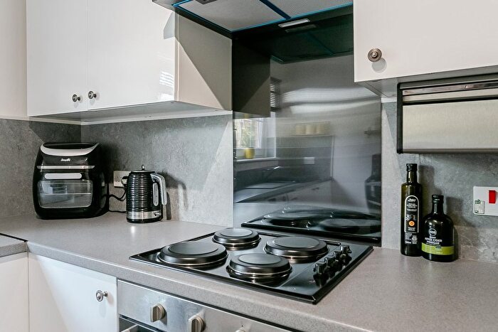 2 Bedroom Flat For Sale In Sheriff Bank, Edinburgh, EH6