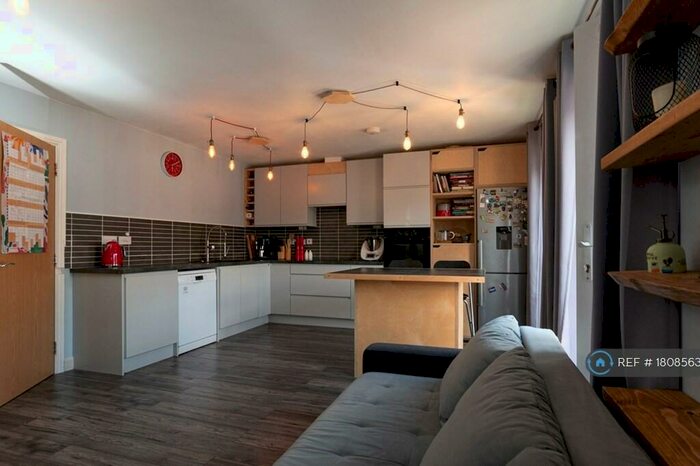 2 Bedroom Flat To Rent In Richmond Gate, Hinckley, LE10