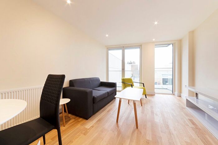 2 Bedroom Flat To Rent In Langan House, Keymer Place, Limehouse, London, E14
